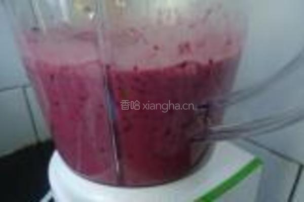 桑葚香蕉奶昔的做法图解7
