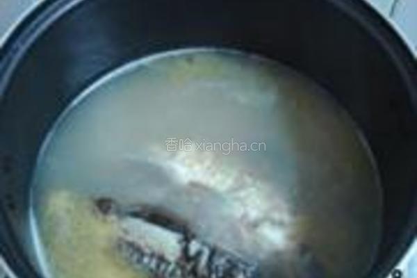 鲫鱼西洋菜汤泡饭的做法图解8