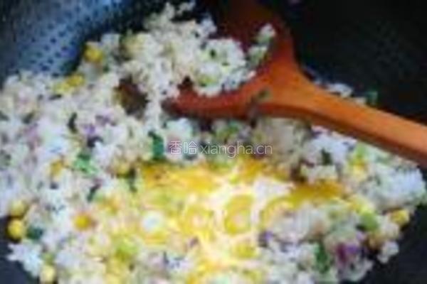 芹菜紫甘兰蛋炒饭的做法图解5