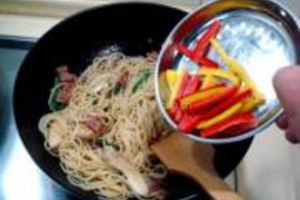 松茸培根炒意面的做法图解11