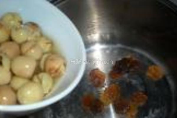 桂圆莲子鸡蛋羹的做法图解7