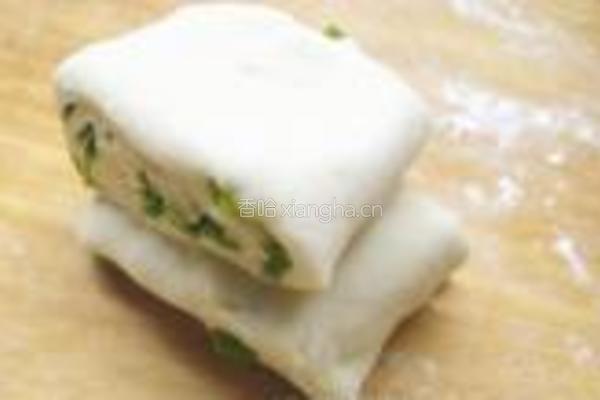 葱香火腿双味花卷的做法图解9