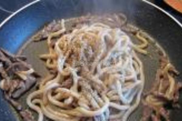 牛肉香菜炒乌冬的做法图解8