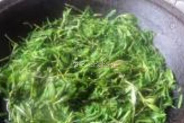 山菜猪肉水饺的做法图解2