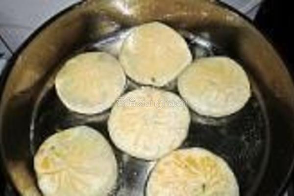 荠菜鸡蛋馅饼的做法图解16