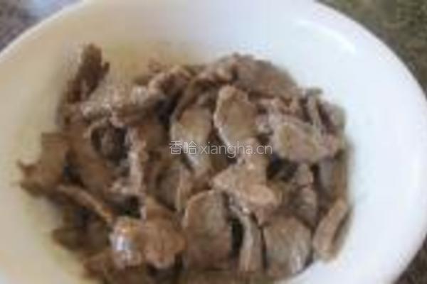 牛肉菠萝披萨的做法图解1