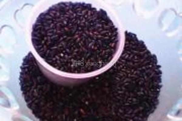 黑米红枣粥的做法图解1