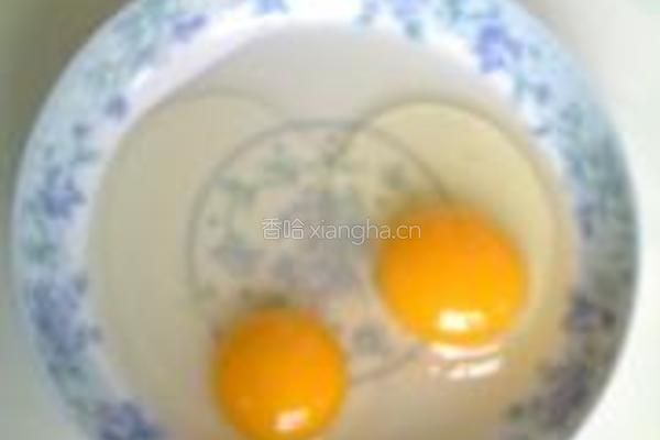 至尊黄金蛋炒饭的做法图解3