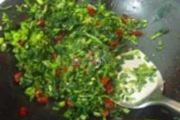 雪菜肉丝煎蛋面的做法图解2