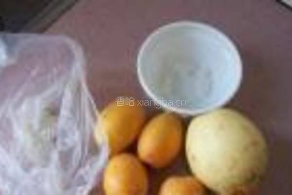 川贝雪梨枇杷糖水的做法图解1