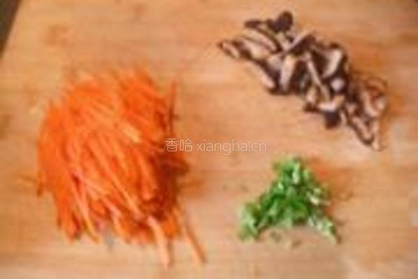 胡萝卜香菇柴鸡粥的做法图解4