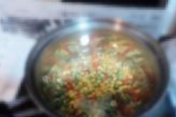 中式菠萝炒饭的做法图解3