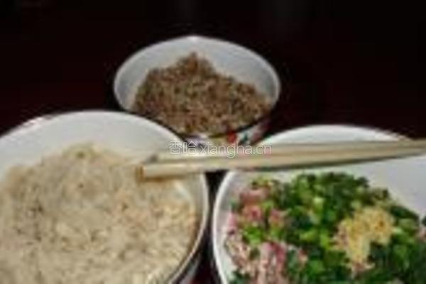 双菇馅蛤蜊式煎饺的做法图解1