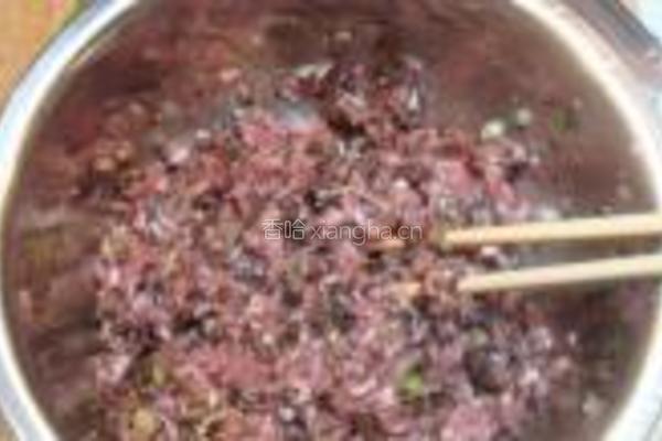 小白菜木耳翡翠饺子的做法图解3