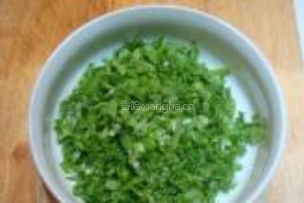 小白菜木耳翡翠饺子的做法图解4