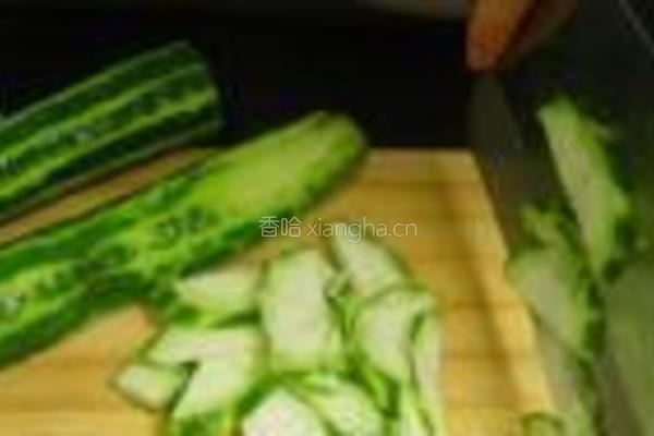 丝瓜虾米煎饼的做法图解1