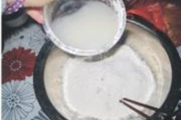 葱油饼的做法图解1