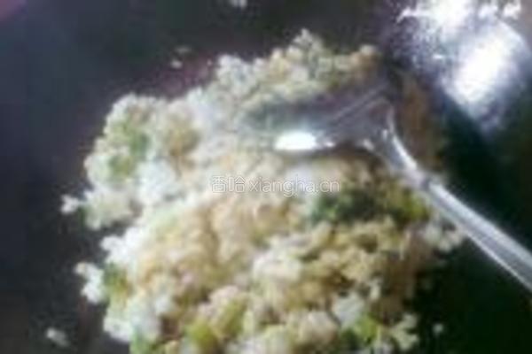 榨菜鱼丸炒饭的做法图解7