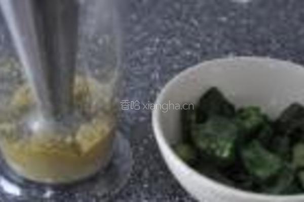 菠菜橄榄Gnocci的做法图解2
