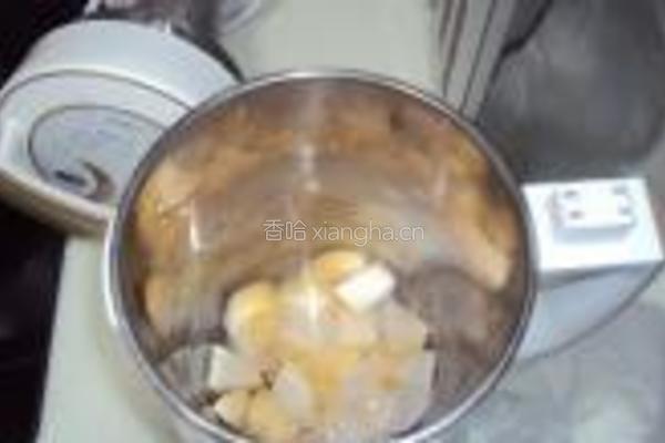 冰糖梨子羹的做法图解2