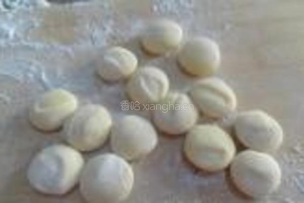 三色双菇鲈鱼饺子的做法图解9