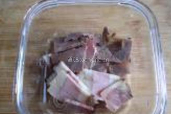 腊肉豆角焖饭的做法图解2