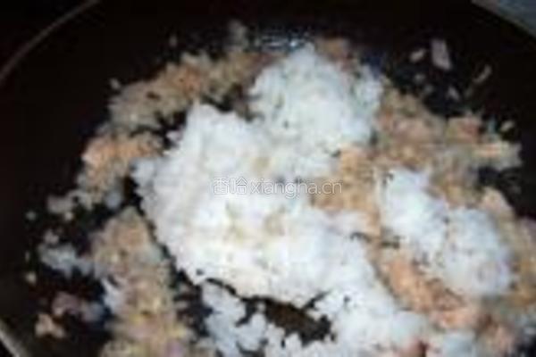 金枪鱼饭团的做法图解7