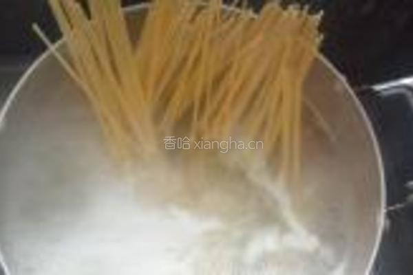 南瓜蛤蜊意面的做法图解3