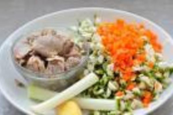 槐花肉末饼的做法图解1