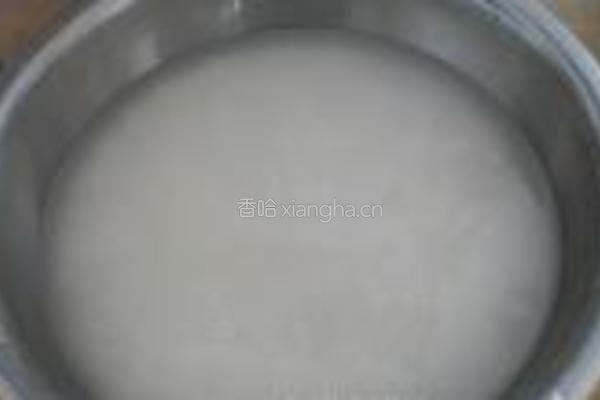 蜜枣三角粽的做法图解2