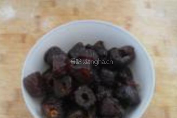 蜜枣三角粽的做法图解4