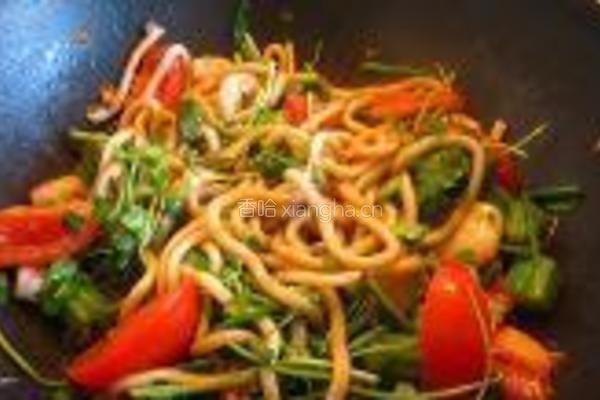 虾仁秋葵炒乌冬的做法图解12
