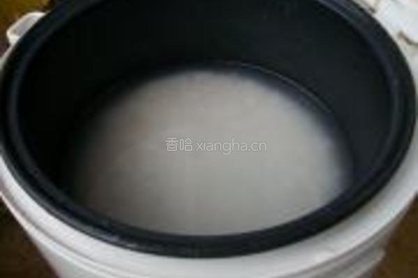 土豆焖饭的做法图解2