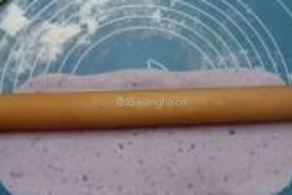 蔓越莓花卷的做法图解3