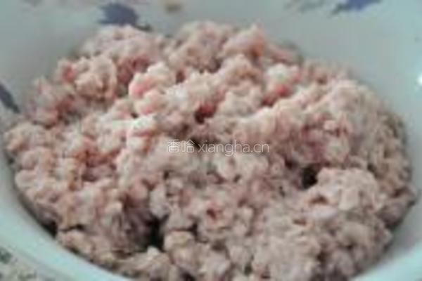 茴香猪肉饺的做法图解1