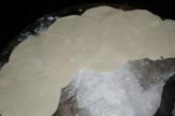 胡萝卜豆腐馅饼的做法图解5