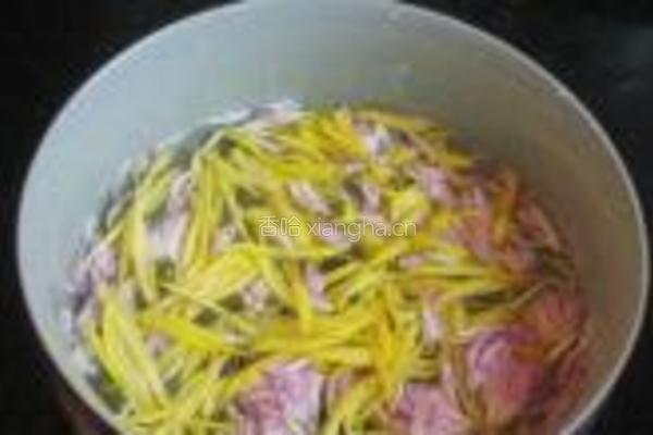 菊花山药粥的做法图解2