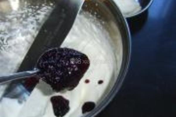 蝴蝶结害羞兔蛋糕的做法图解5