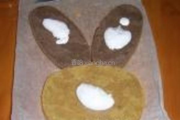蝴蝶结害羞兔蛋糕的做法图解6