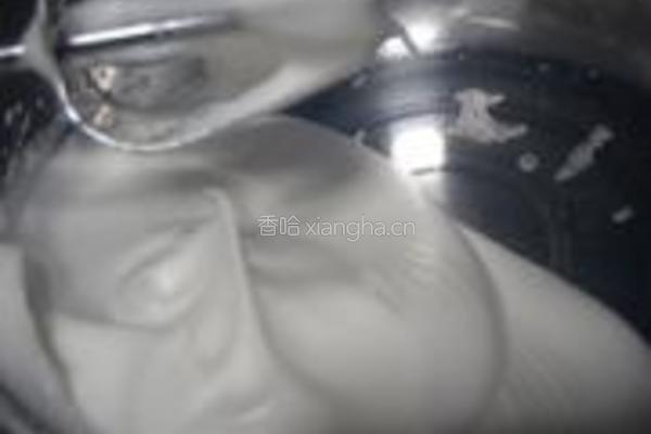 红茶奶油蛋糕卷的做法图解4