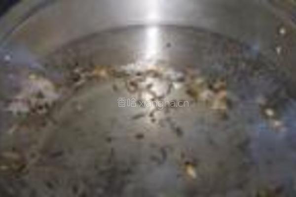 柠檬蜂蜜冰红茶的做法图解2