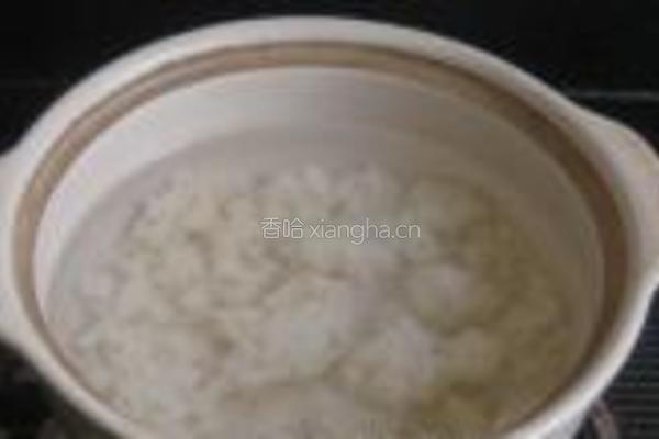 河蟹西兰花粥的做法图解3