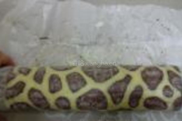 长颈鹿纹蛋糕卷的做法图解25