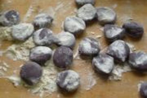西芹猪肉紫米水饺的做法图解12