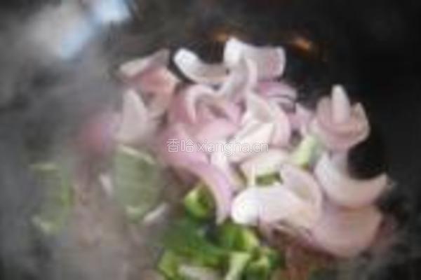 洋葱鸡胗意面的做法图解4