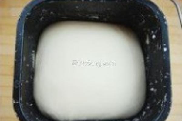 杏仁大面包的做法图解1