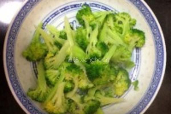 清热润肺西兰花炒荸荠的做法图解2