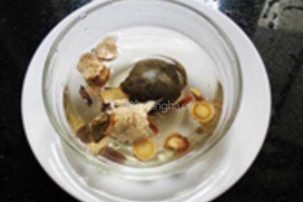 甘草罗汉果卤鸭翅的做法图解2