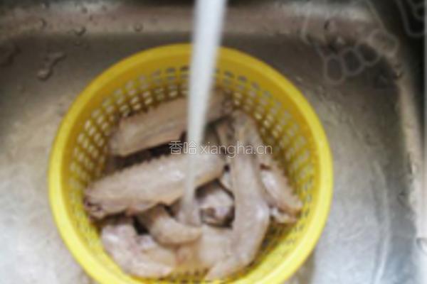 甘草罗汉果卤鸭翅的做法图解5