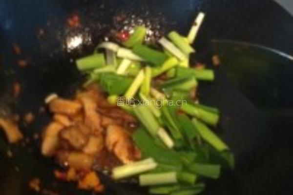 蒜苗炒回锅肉的做法图解4